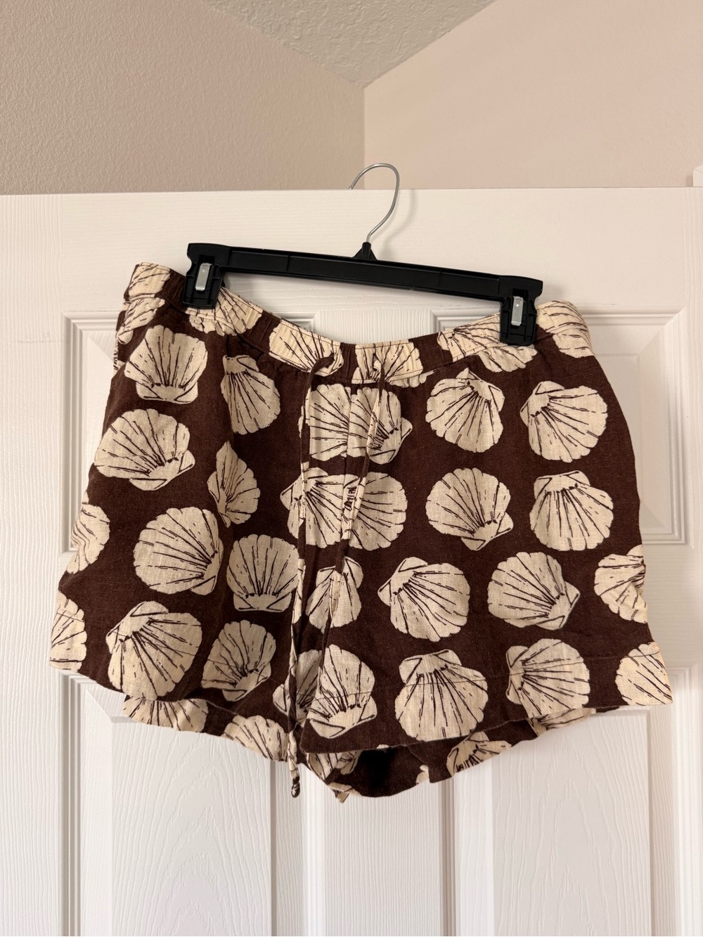 Abercrombie & Fitch Brown Shell-Print Athletic Shorts